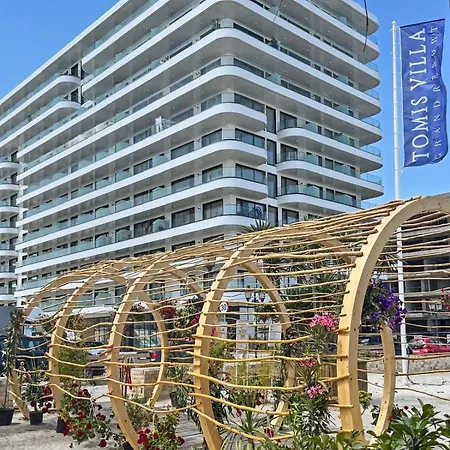 Tomis Grand Lägenhetshotell 3*