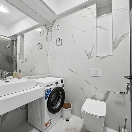 Tomis Grand Lägenhetshotell 3*